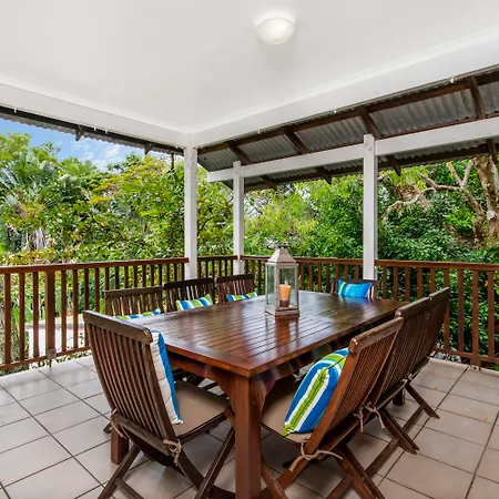 The Reef Retreat Palm Cove Hotel Exterior photo