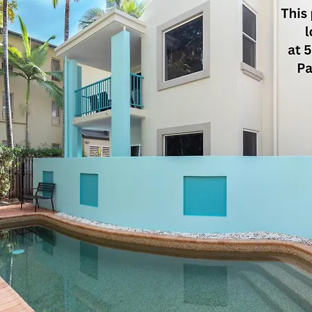 The Reef Retreat Palm Cove Hotel Exterior photo