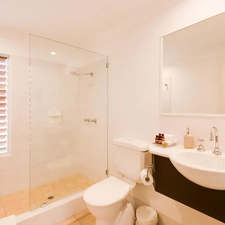 The Reef Retreat Palm Cove Hotel Room photo