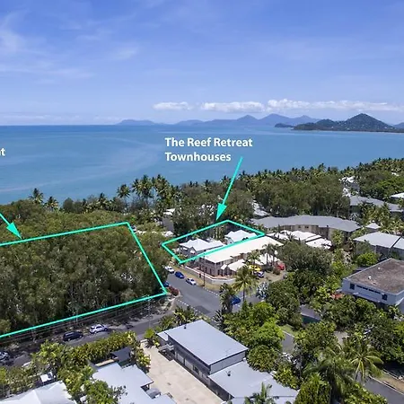 The Reef Retreat Palm Cove Hotel Exterior photo